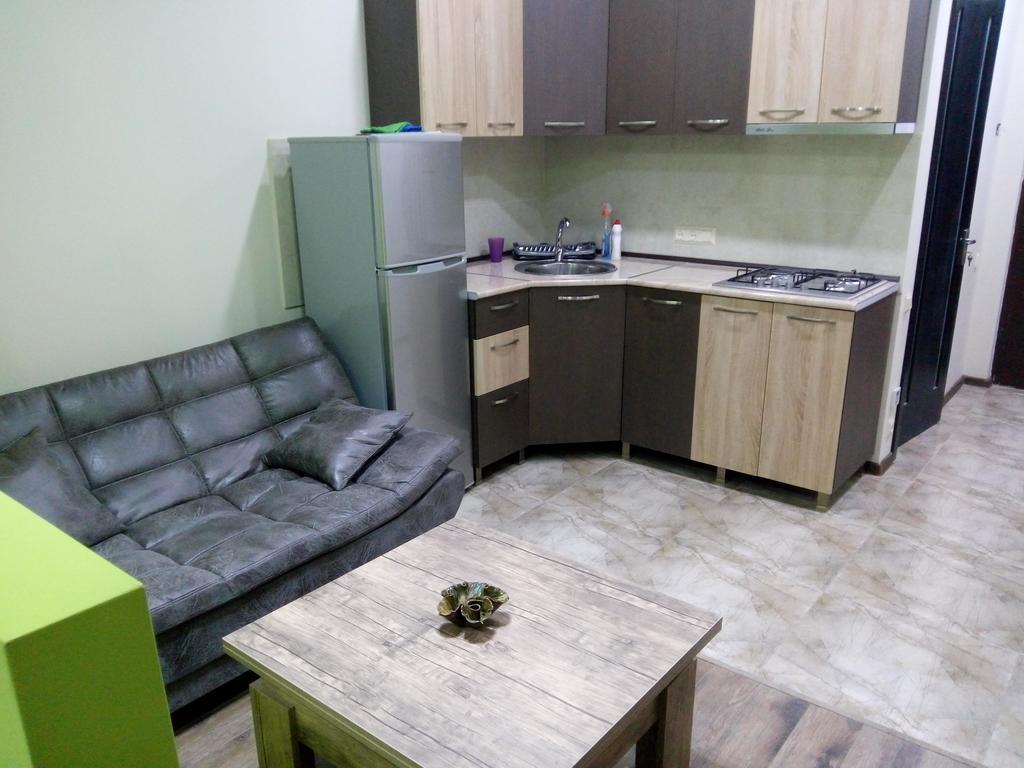Studio Apartment In Батуми Экстерьер фото